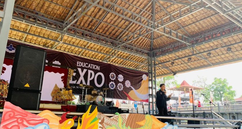 ITSK Sugeng Hartono Sosialisasi Pendidikan di acara Education Expo di Kali Pepe Land